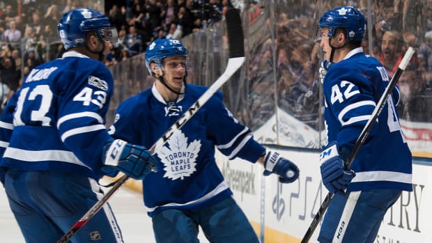 bozak-kadri-maple-leafs-nhl-1300.jpg